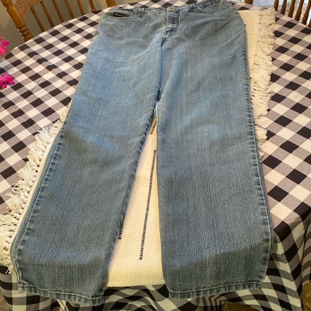 Gloria Vanderbilt Amanda Women's Jeans Size 12 With Embroidered Pockets